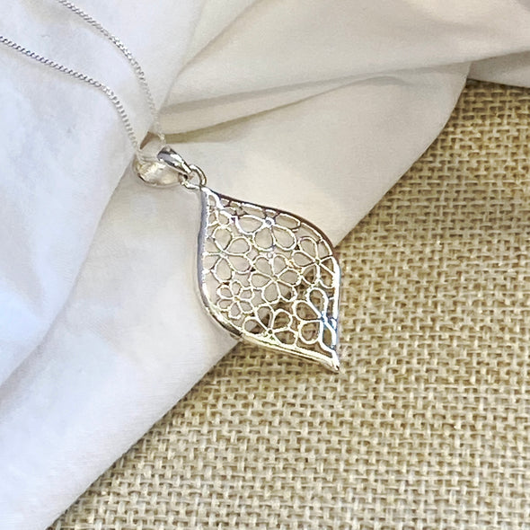 Silver Chain with Flower Pendant